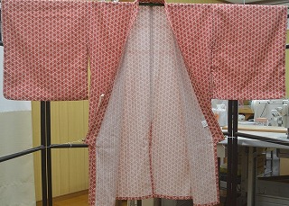 麻の葉柄 赤系 着物袖